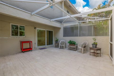 Condo in South Miami, Florida, 3 bedrooms  № 1706523 - photo 23