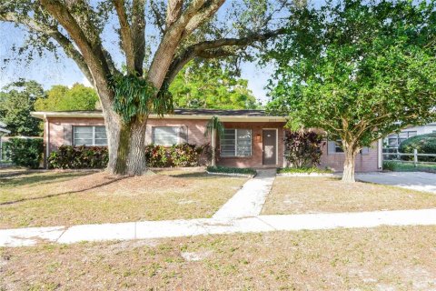 Casa en alquiler en Tampa, Florida, 3 dormitorios, 171.68 m2 № 1905909 - foto 1