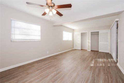 Casa en alquiler en Tampa, Florida, 3 dormitorios, 171.68 m2 № 1905909 - foto 9