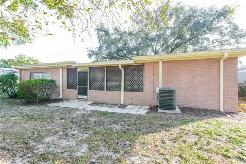 Casa en alquiler en Tampa, Florida, 3 dormitorios, 171.68 m2 № 1905909 - foto 15