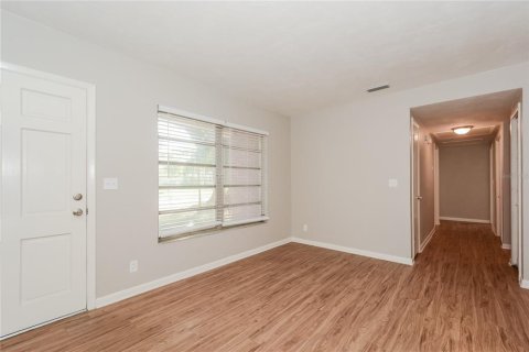 Casa en alquiler en Tampa, Florida, 3 dormitorios, 171.68 m2 № 1905909 - foto 12