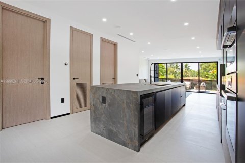 Villa ou maison à louer à Miami, Floride: 3 chambres, 276.85 m2 № 2059640 - photo 23