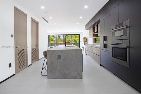 Villa ou maison à louer à Miami, Floride: 3 chambres, 276.85 m2 № 2059640 - photo 22