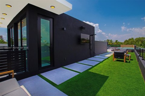 Villa ou maison à louer à Miami, Floride: 3 chambres, 276.85 m2 № 2059640 - photo 5