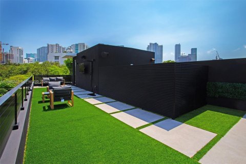 Villa ou maison à louer à Miami, Floride: 3 chambres, 276.85 m2 № 2059640 - photo 4