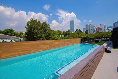 Villa ou maison à louer à Miami, Floride: 3 chambres, 276.85 m2 № 2059640 - photo 2
