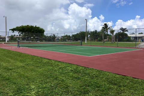 Apartment in Miami, Florida 2 bedrooms № 2244541 - photo 11