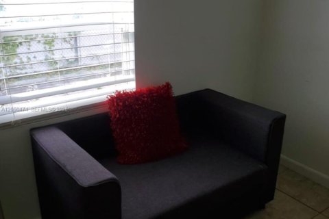 Apartment in Miami, Florida 2 bedrooms № 2244541 - photo 3