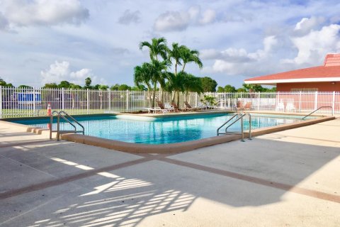 Apartment in Miami, Florida 2 bedrooms № 2244541 - photo 10