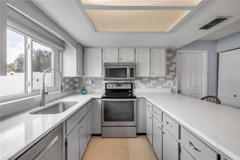 House in Edgewater, Florida 3 bedrooms, 120.96 sq.m. № 1853564 - photo 17