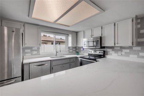 House in Edgewater, Florida 3 bedrooms, 120.96 sq.m. № 1853564 - photo 14