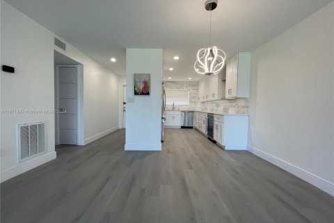 Copropriété à vendre à Sunrise, Floride: 2 chambres, 95.69 m2 № 1391876 - photo 7