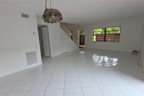 Condo in Miami, Florida, 3 bedrooms № 2004508 - photo 5