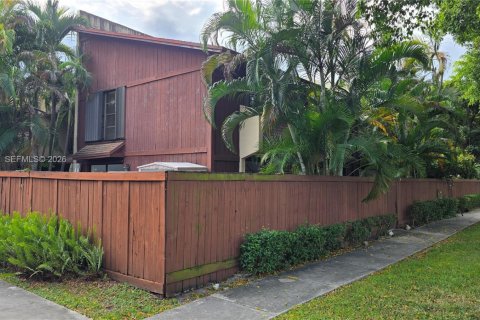 Condo in Miami, Florida, 3 bedrooms № 2004508