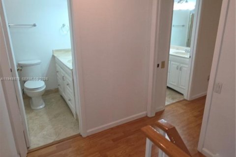 Condo in Miami, Florida, 3 bedrooms № 2004508 - photo 10