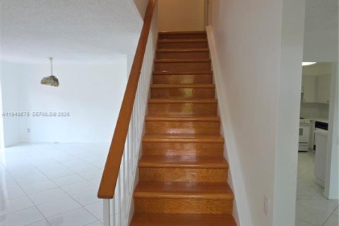 Condo in Miami, Florida, 3 bedrooms № 2004508 - photo 4