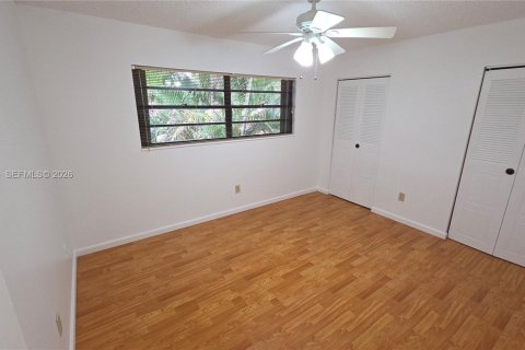 Condo in Miami, Florida, 3 bedrooms № 2004508 - photo 8