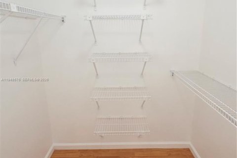 Condo in Miami, Florida, 3 bedrooms № 2004508 - photo 13