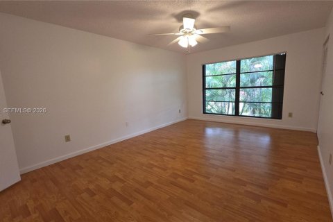 Condo in Miami, Florida, 3 bedrooms № 2004508 - photo 12