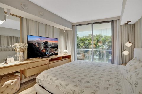 Condo in Miami, Florida, 2 bedrooms  № 2003352 - photo 21