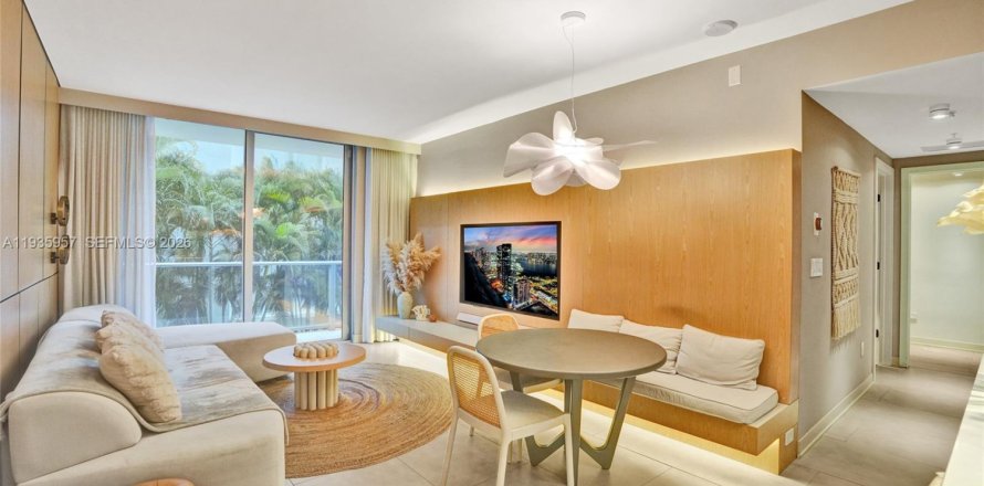 Condo in Miami, Florida, 2 bedrooms  № 2003352
