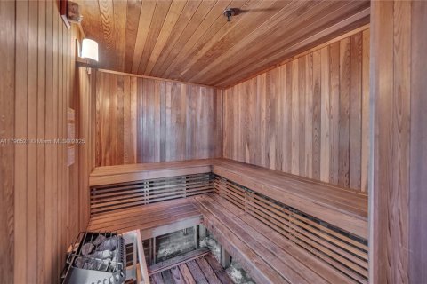 Condo in Miami Beach, Florida, 2 bedrooms  № 1953464 - photo 14