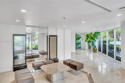 Condo in Miami Beach, Florida, 2 bedrooms  № 1953464 - photo 12