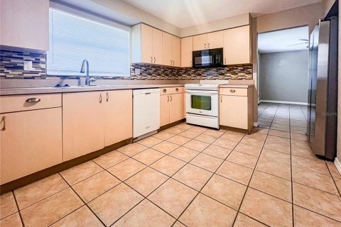 Apartment in Sarasota, Florida 3 bedrooms, 85.47 sq.m. № 2205378 - photo 6