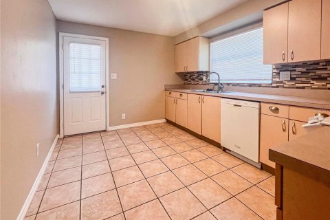 Apartment in Sarasota, Florida 3 bedrooms, 85.47 sq.m. № 2205378 - photo 5