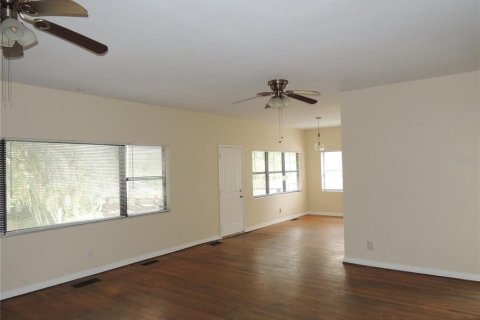 Casa en venta en Gainesville, Florida, 4 dormitorios, 168.71 m2 № 1903839 - foto 2
