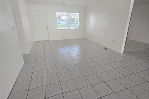 Villa ou maison à louer à Saint Petersburg, Floride: 2 chambres, 100.33 m2 № 2388512 - photo 9