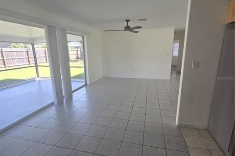 Villa ou maison à louer à Saint Petersburg, Floride: 2 chambres, 100.33 m2 № 2388512 - photo 4