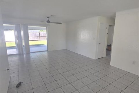 Villa ou maison à louer à Saint Petersburg, Floride: 2 chambres, 100.33 m2 № 2388512 - photo 7