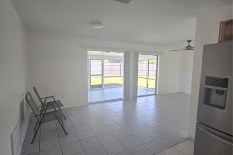 Villa ou maison à louer à Saint Petersburg, Floride: 2 chambres, 100.33 m2 № 2388512 - photo 3