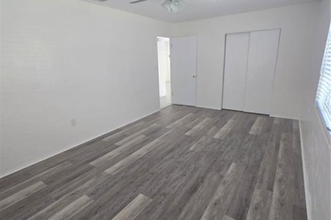 Villa ou maison à louer à Saint Petersburg, Floride: 2 chambres, 100.33 m2 № 2388512 - photo 15