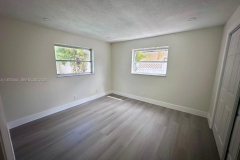 Casa en alquiler en Margate, Florida, 3 dormitorios, 121.33 m2 № 2031096 - foto 6