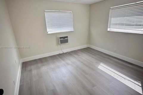 Casa en alquiler en Margate, Florida, 3 dormitorios, 121.33 m2 № 2031096 - foto 8