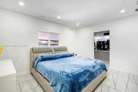 Villa ou maison à vendre à Miami, Floride: 4 chambres, 140.1 m2 № 1896374 - photo 9
