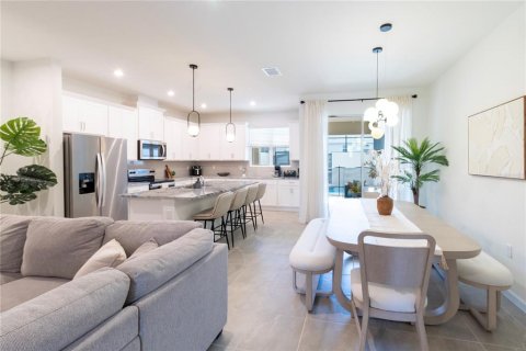Adosado en venta en Kissimmee, Florida, 4 dormitorios, 205.04 m2 № 2212894 - foto 9
