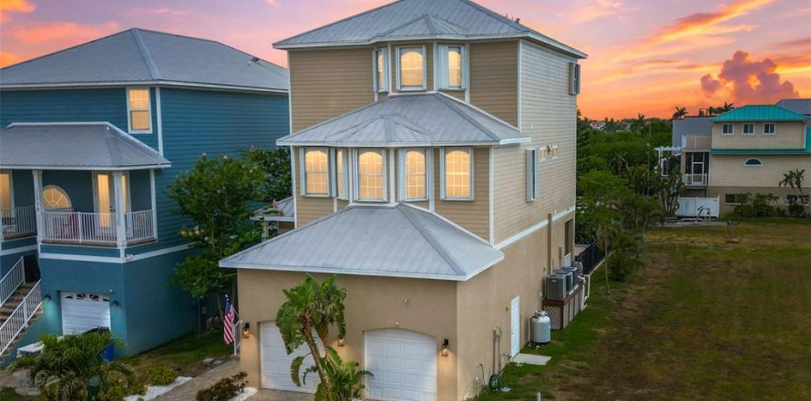 Casa en Apollo Beach, Florida 3 dormitorios, 287.63 m2 № 2150726