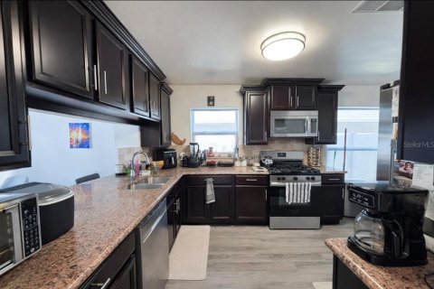 House in Orlando, Florida 3 bedrooms, 130.53 sq.m. № 2111572 - photo 5