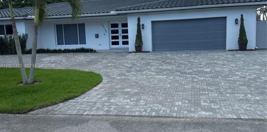 Villa ou maison à Hialeah, Floride 4 chambres, 255.3 m2 № 2071551