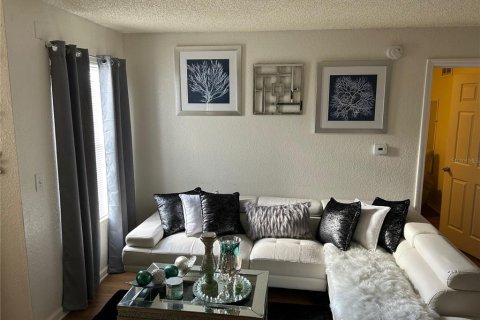 Снять в аренду кондоминиум в Киссимми, Флорида 4 комнаты, 95.32м2, № 2103712 - фото 2