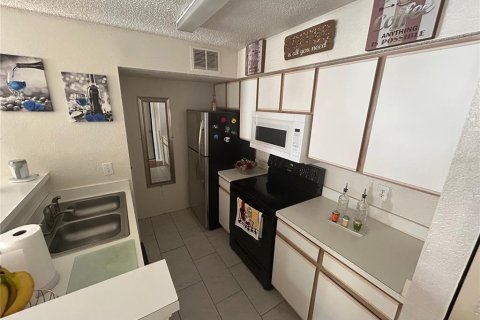 Снять в аренду кондоминиум в Киссимми, Флорида 4 комнаты, 95.32м2, № 2103712 - фото 4