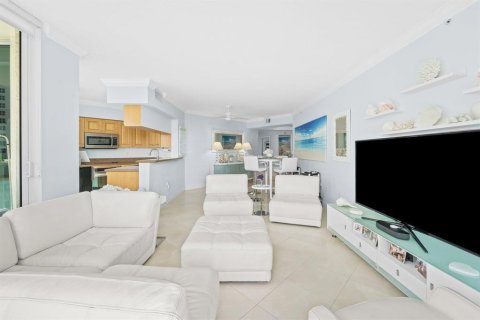Condo in Fort Lauderdale, Florida, 3 bedrooms № 2266025 - photo 9