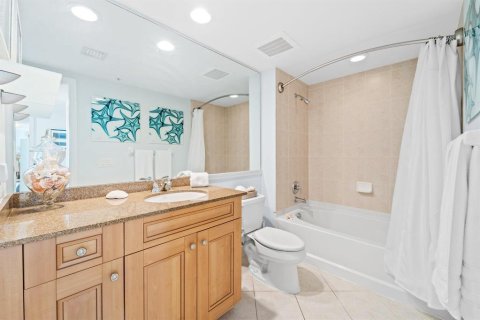 Condo in Fort Lauderdale, Florida, 3 bedrooms № 2266025 - photo 19