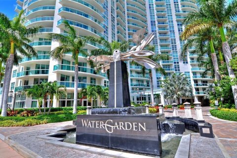 Condo in Fort Lauderdale, Florida, 3 bedrooms № 2266025 - photo 24