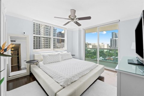 Condo in Fort Lauderdale, Florida, 3 bedrooms № 2266025 - photo 11