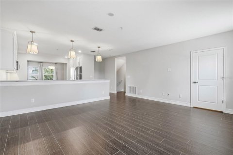 Touwnhouse à louer à Tampa, Floride: 3 chambres, 205.31 m2 № 2156517 - photo 10