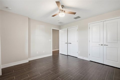 Touwnhouse à louer à Tampa, Floride: 3 chambres, 205.31 m2 № 2156517 - photo 6